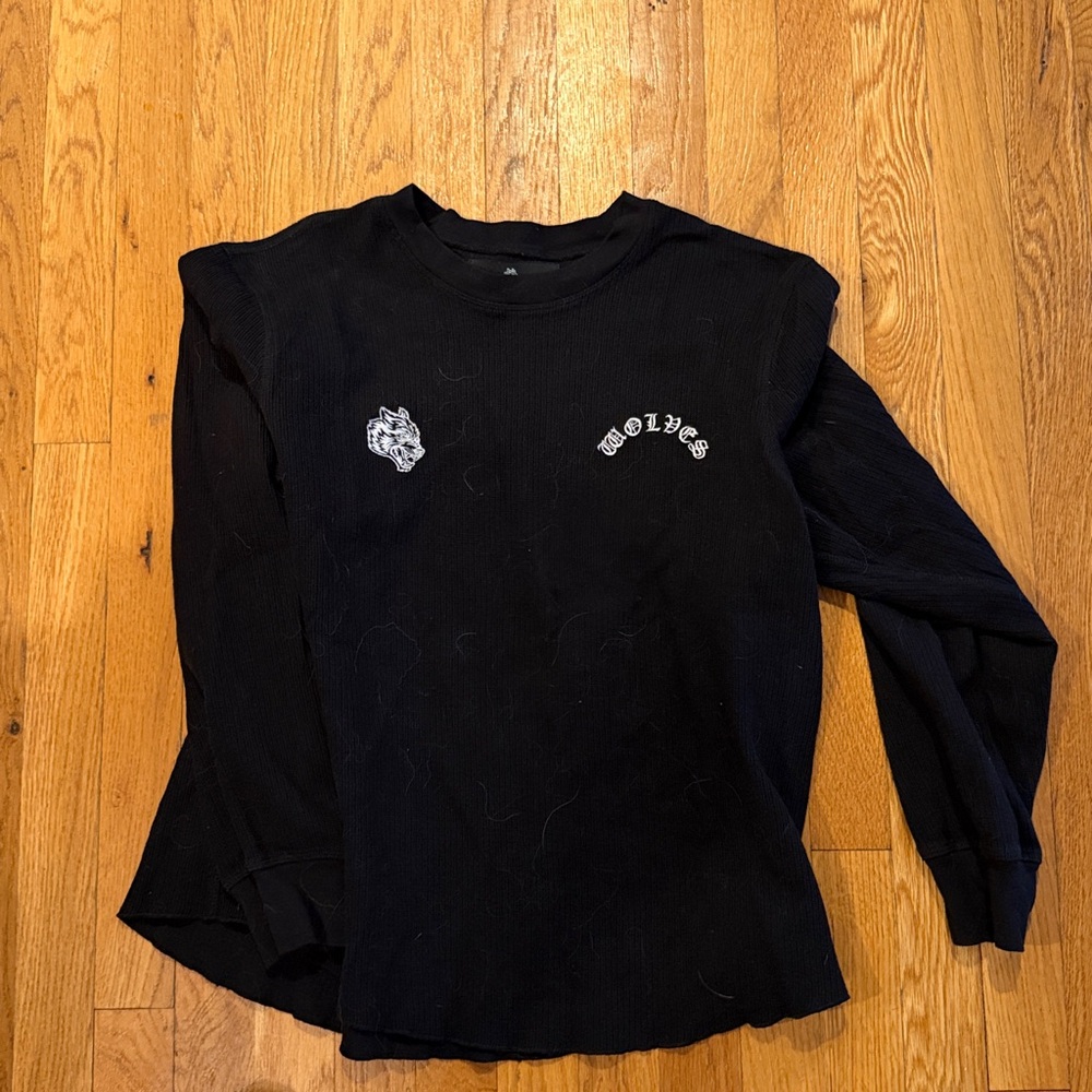 Black long sleeve thermal -Darc Sport
Runs small